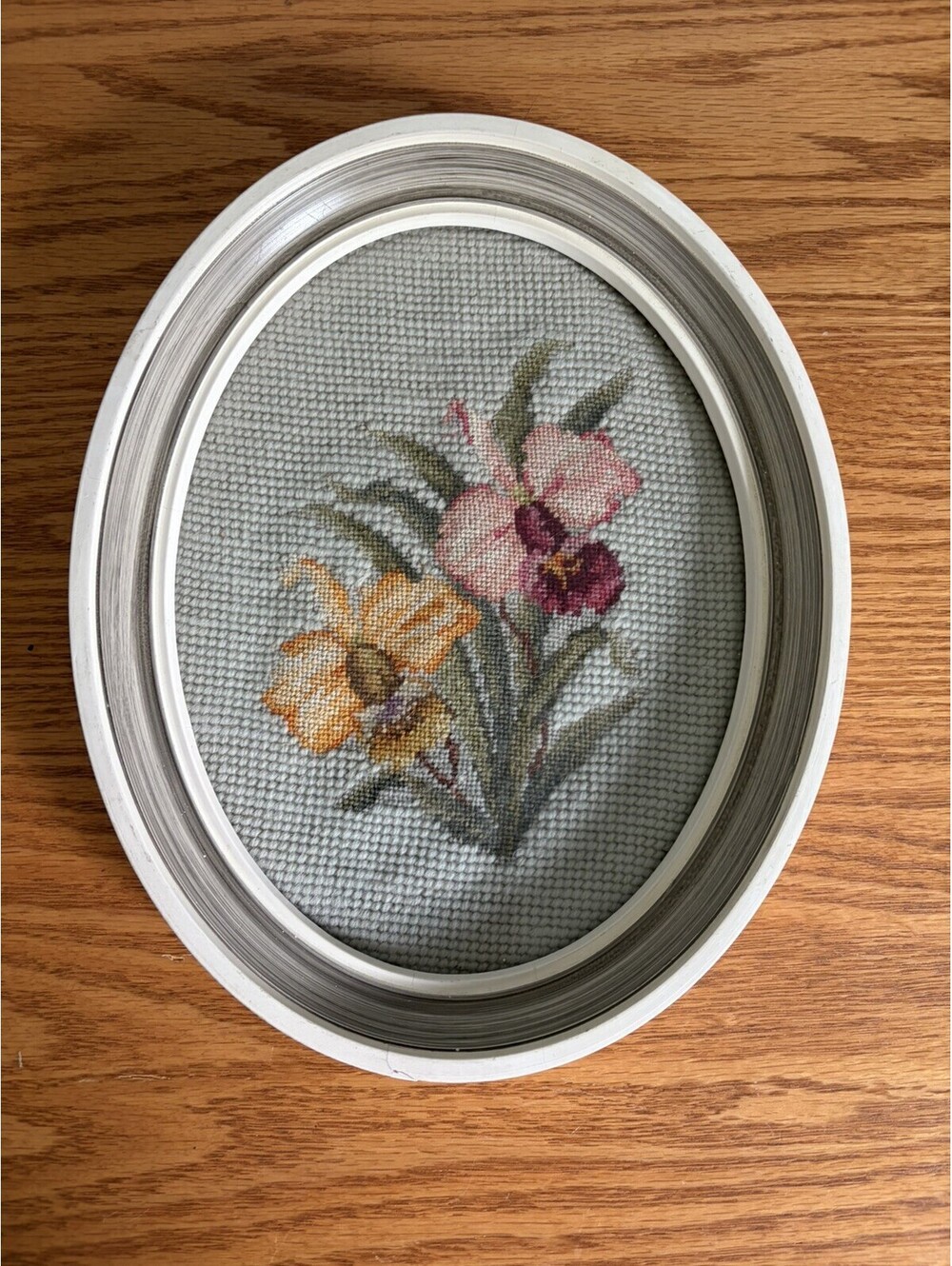 Vintage Framed Floral Wool Needlepoint Oval Frame 10”x8”